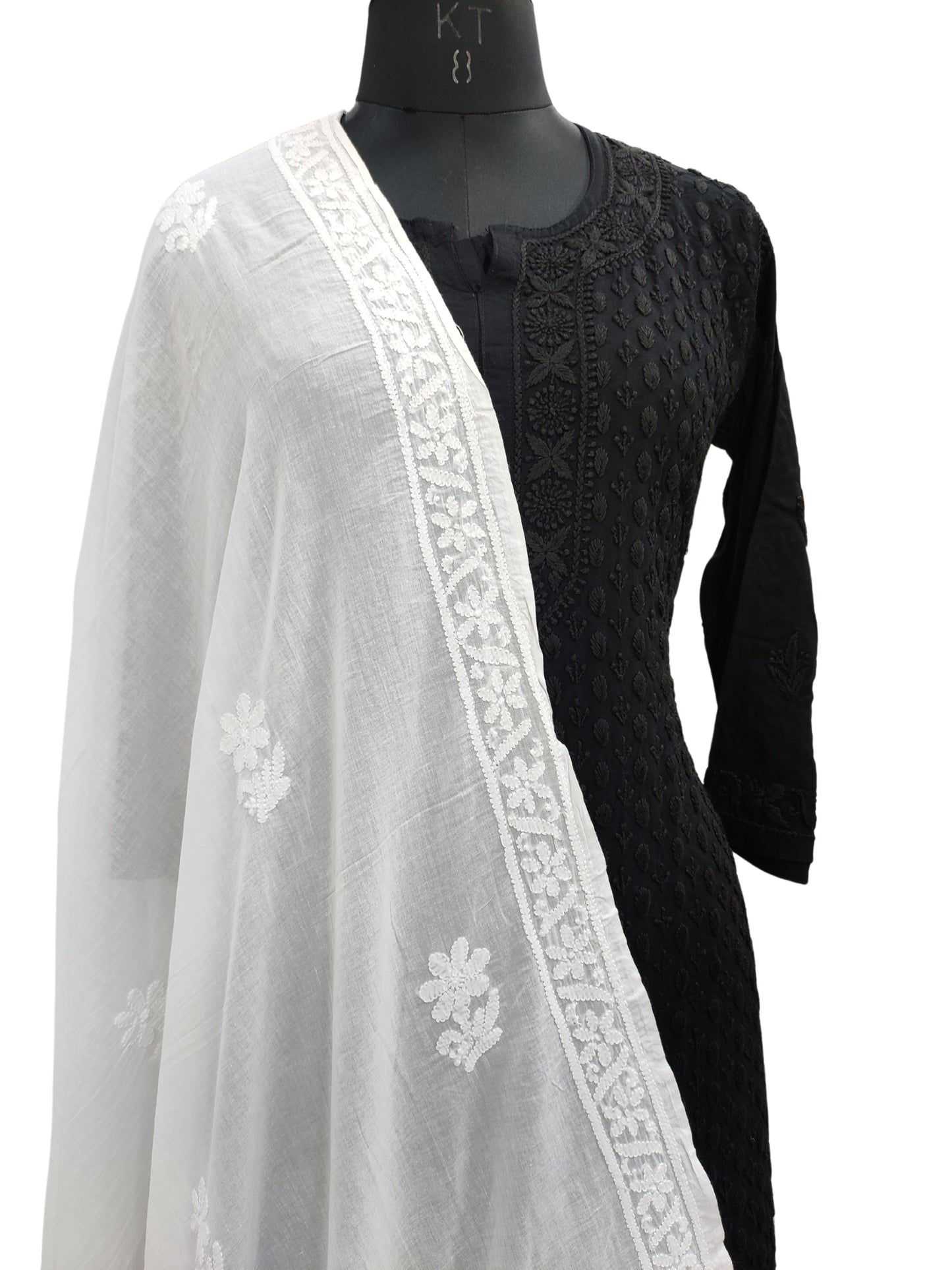 Shyamal Chikan Hand Embroidered White Malmal Cotton Lucknowi Chikankari Dupatta - S24495