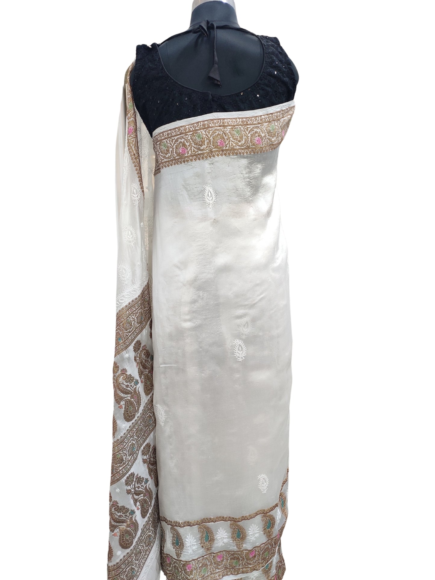 Shyamal Chikan Hand Embroidered White Pure Silk Lucknowi Chikankari Saree With Blouse Piece- S22551