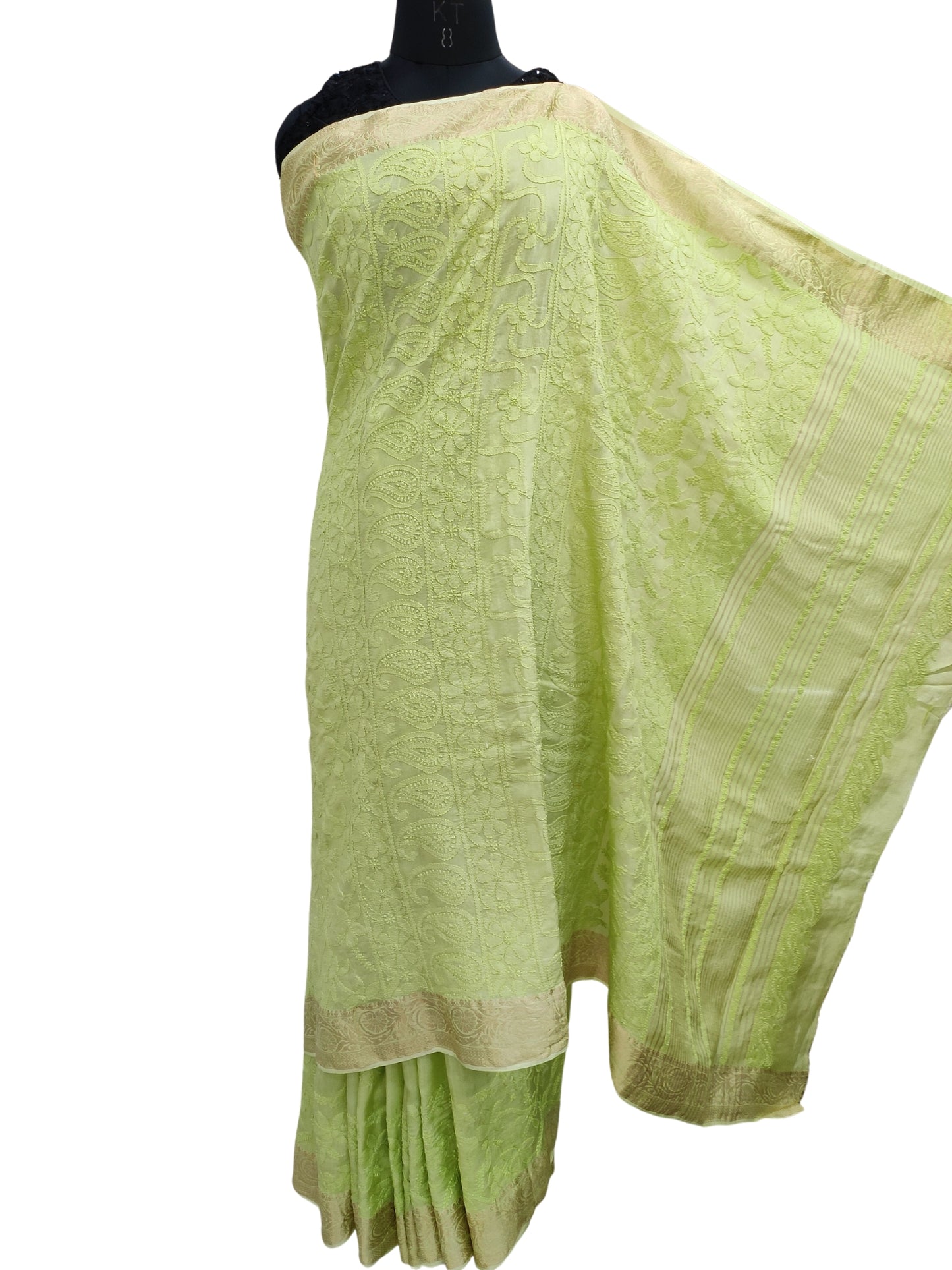 Shyamal Chikan Hand Embroidered Green Pure Muslin Lucknowi Chikankari Saree With Blouse Piece- S20084